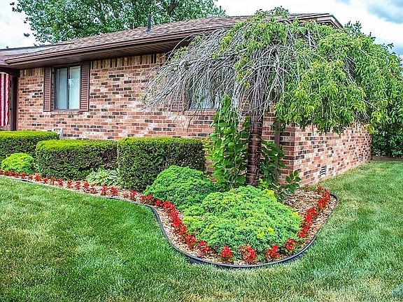 3rd image of 3120 Beachwood Dr