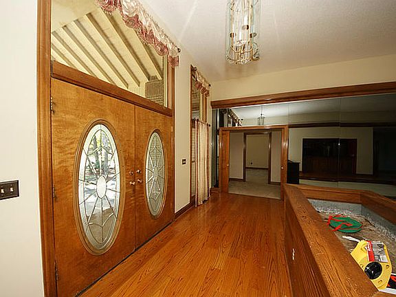 4th image of 126 Stratford Dr