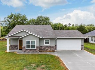 622 N Walnut Ave, Lone Jack, MO 64070