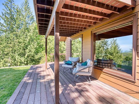 5th image of 141 Cedar Hollow Drive