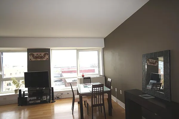 Rented by Corcoran | media 21