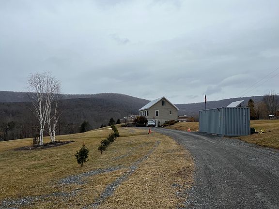 2nd image of 3044 E Hubbell Hill Rd