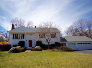 2 Saint Andrews Way, Barrington, RI 02806