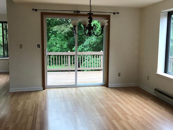 5th image of 4566 Meadowridge Dr