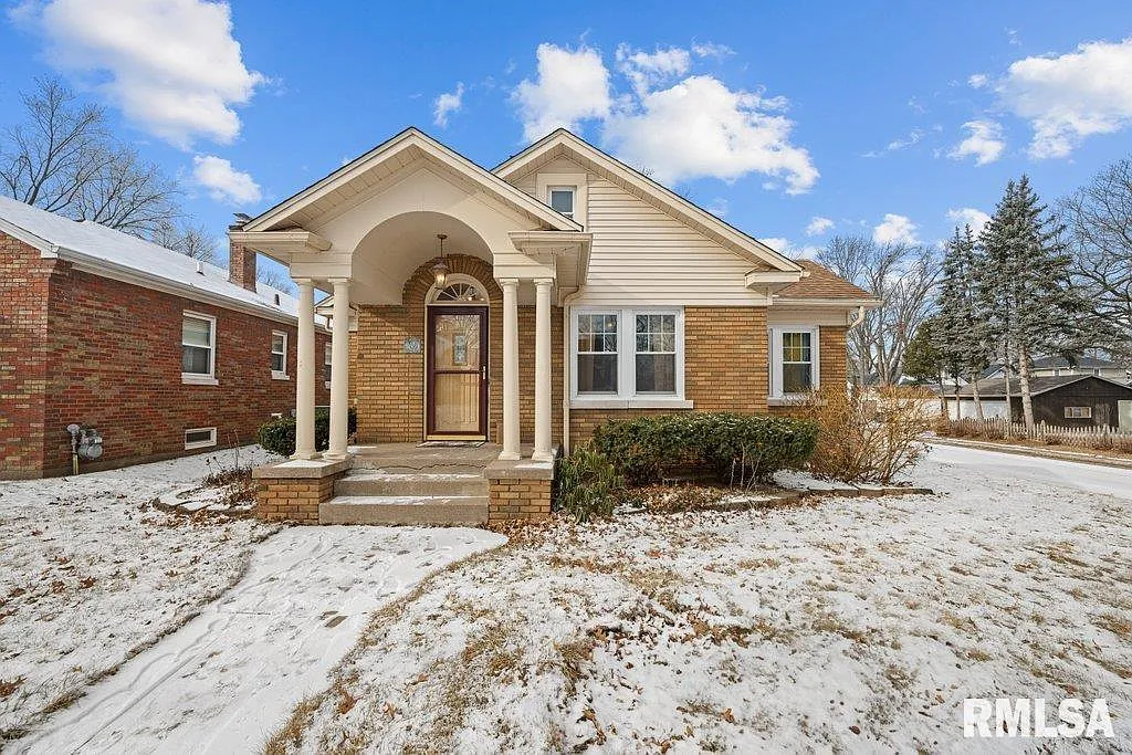 2634 Carey Ave photo 1