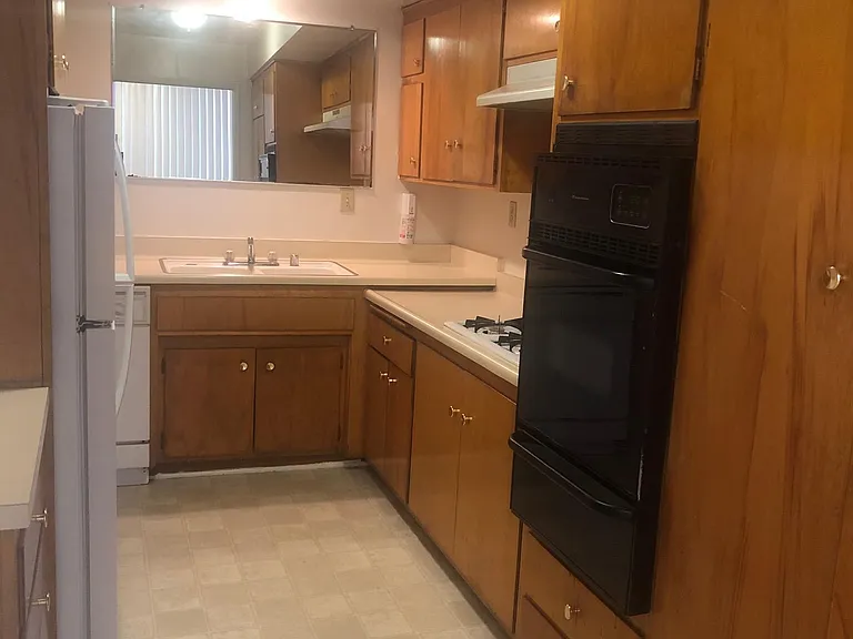 1366 Lafayette Rd — Photo 11