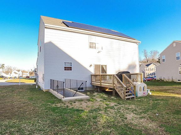 2nd image of 47365 Greenway St