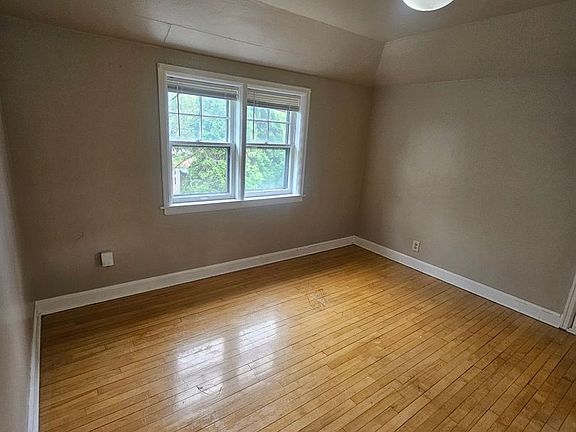 5th image of 7135-7137 W Bluemound Rd