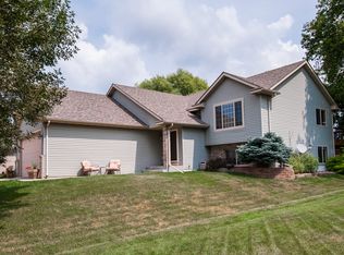 4661 White Pine Dr NW, Rochester, MN 55901