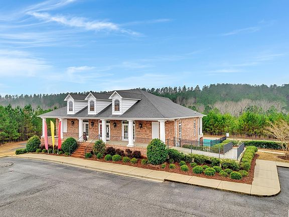 2nd image of 484 Blackberry Blvd