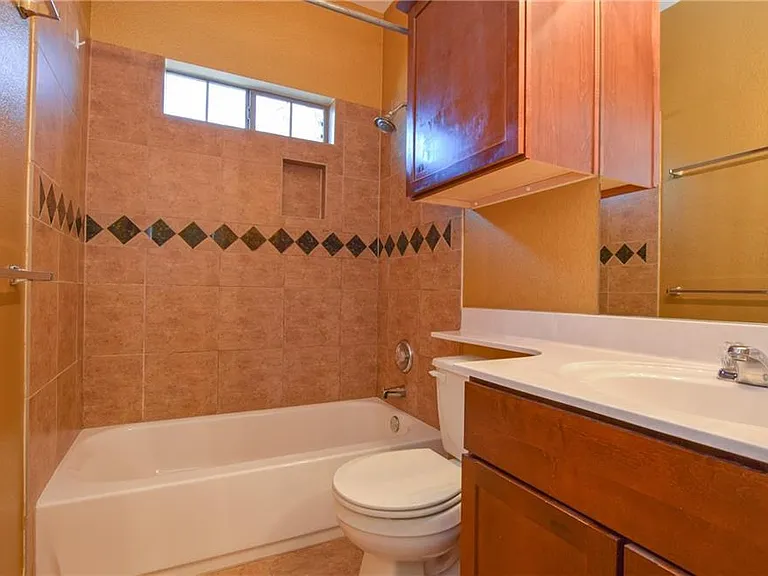 5405 Avenue H #B — Photo 11
