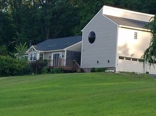 466 Van Wyck Lake Rd, Fishkill, NY 12524