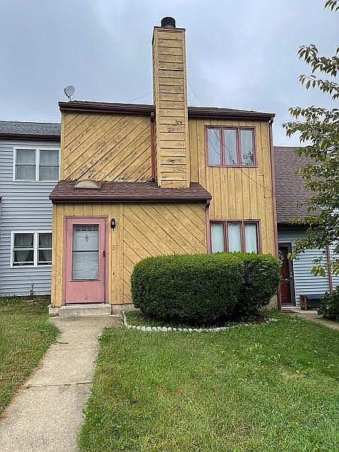 1st image of 37 E Green Valley Cir
