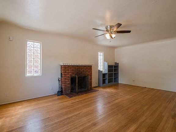 4th image of 615 Wellesley Dr NE