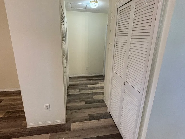 5850 Lincoln St #1 — Photo 6