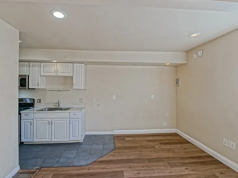 4541 W 172nd St #2 — Photo 38