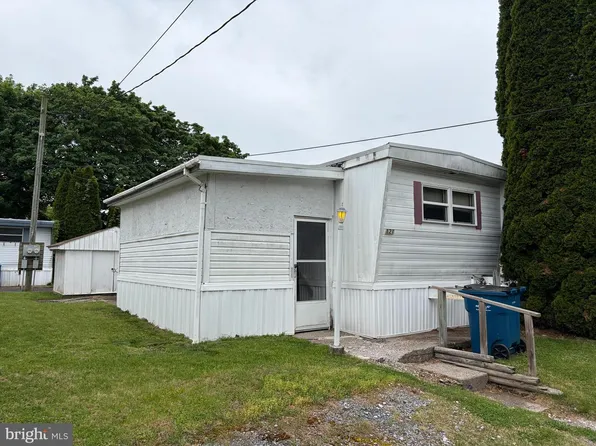 121 Grimm Ln, Middletown, PA 17057