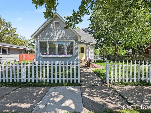 2154 Morton Ave, Muskegon, MI 49441