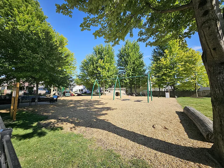 2311 N Alabama St — Photo 34