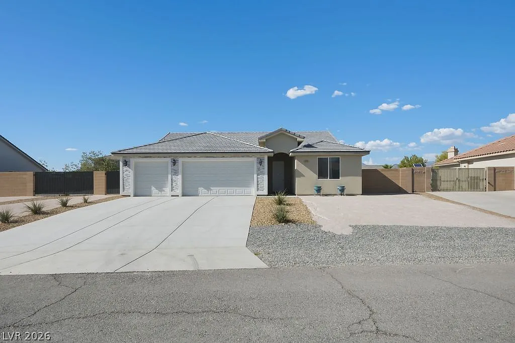 3 bed, 2.5 bath, 2095 sqft, $2,250 — Photo 3