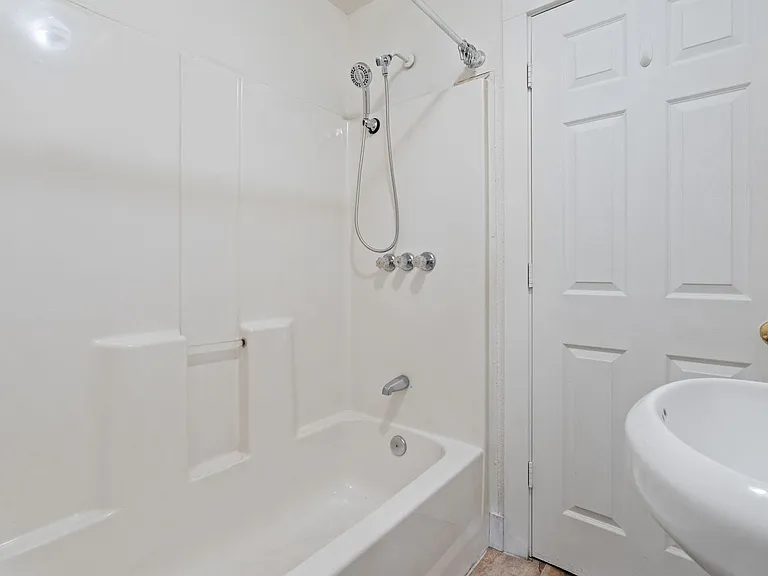 6045 NE Simpson St #6051-B — Photo 9