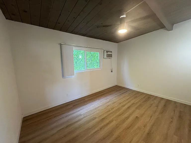 6447 N Figueroa St #H — Photo 10