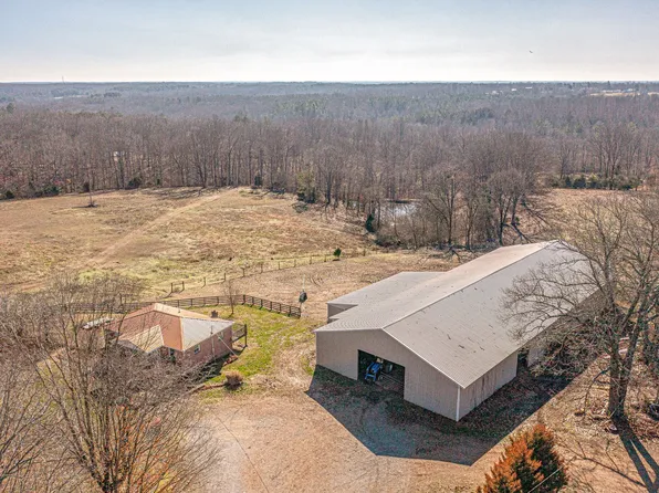 10156 N Tidwell Rd, Bon Aqua, TN 37025