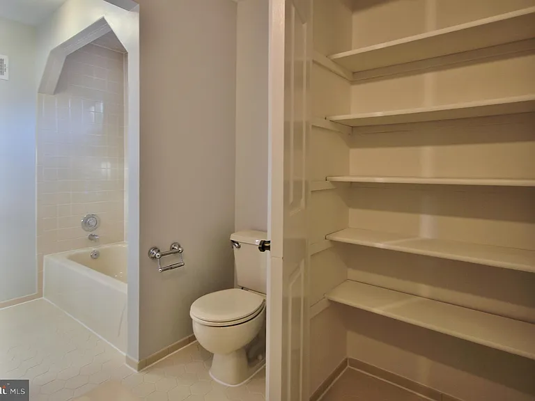 7321 Mallory Ln — Photo 19