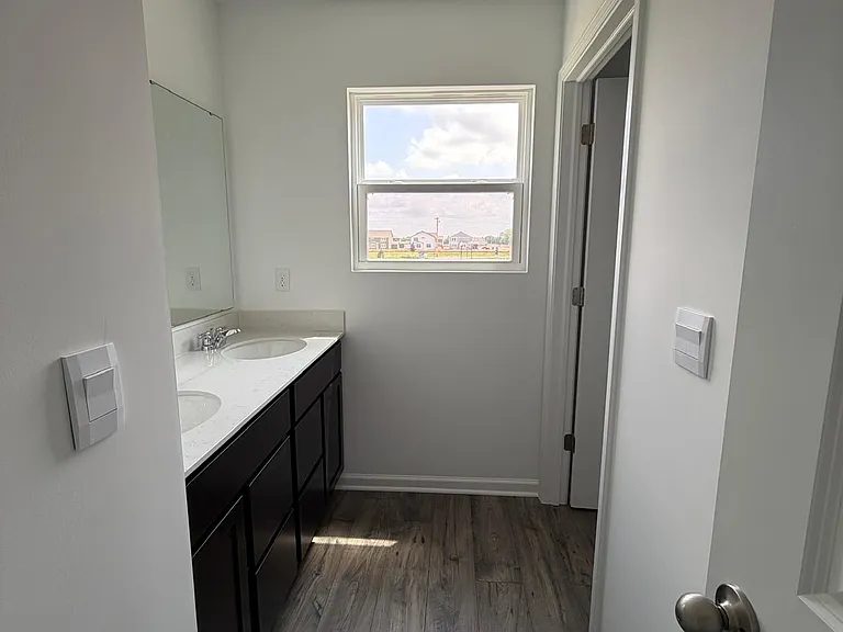 1540 Chappel St — Photo 10