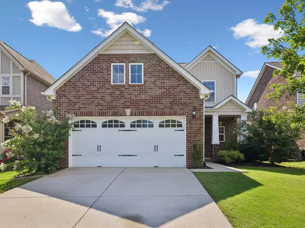 1413 Woodside Dr, Lebanon, TN 37087