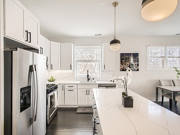 5th image of 1302 W Hood Ave #3