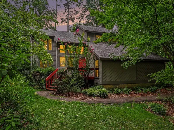 814 Lake Forest Dr, Raleigh, NC 27615