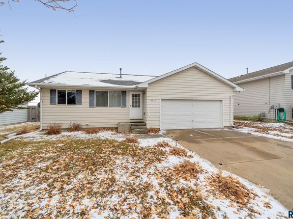 4413 W Peacock Dr, Sioux Falls, SD 57107