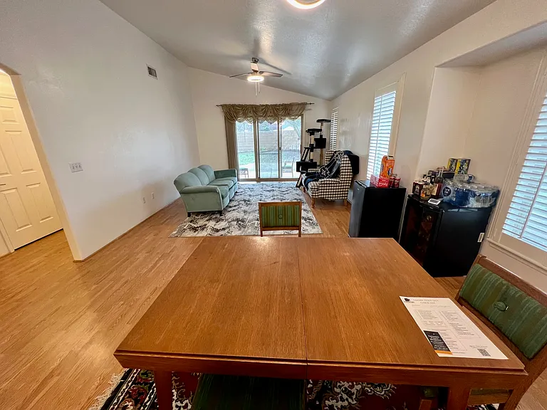 1902 Regal Ave — Photo 18