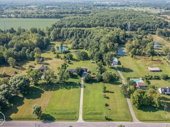 9229 Meisner Rd, Casco, MI 48064