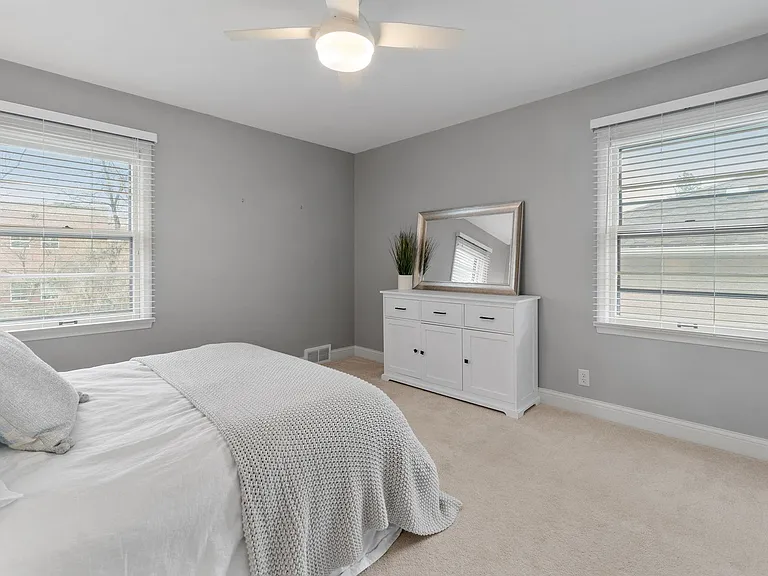 5036 Richmond Dr — Photo 12
