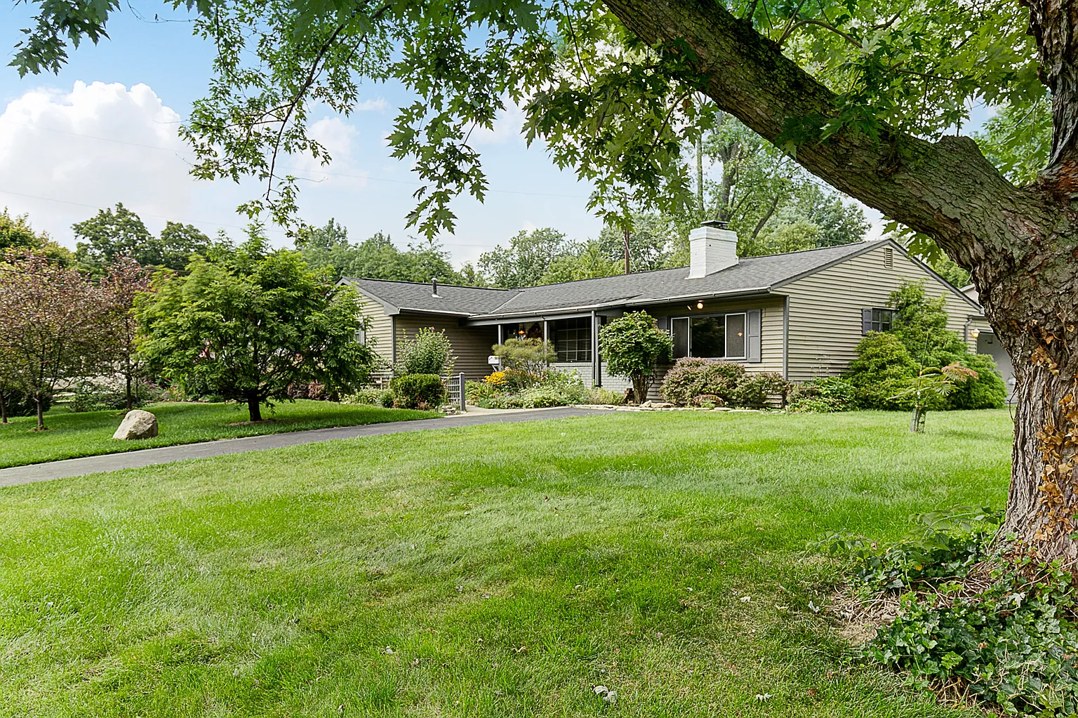 2292 Eastcleft Dr photo 1