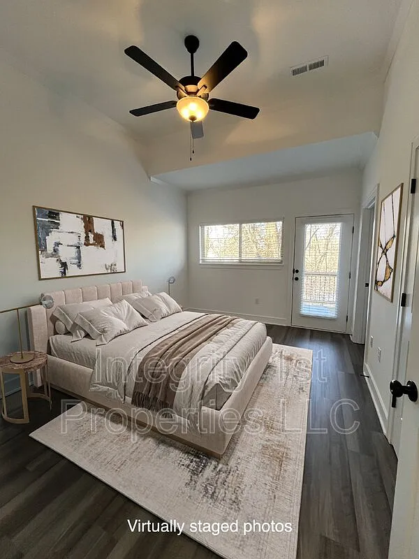 3 bed, 2.0 bath, 1196 sqft, $1,980 — Photo 4