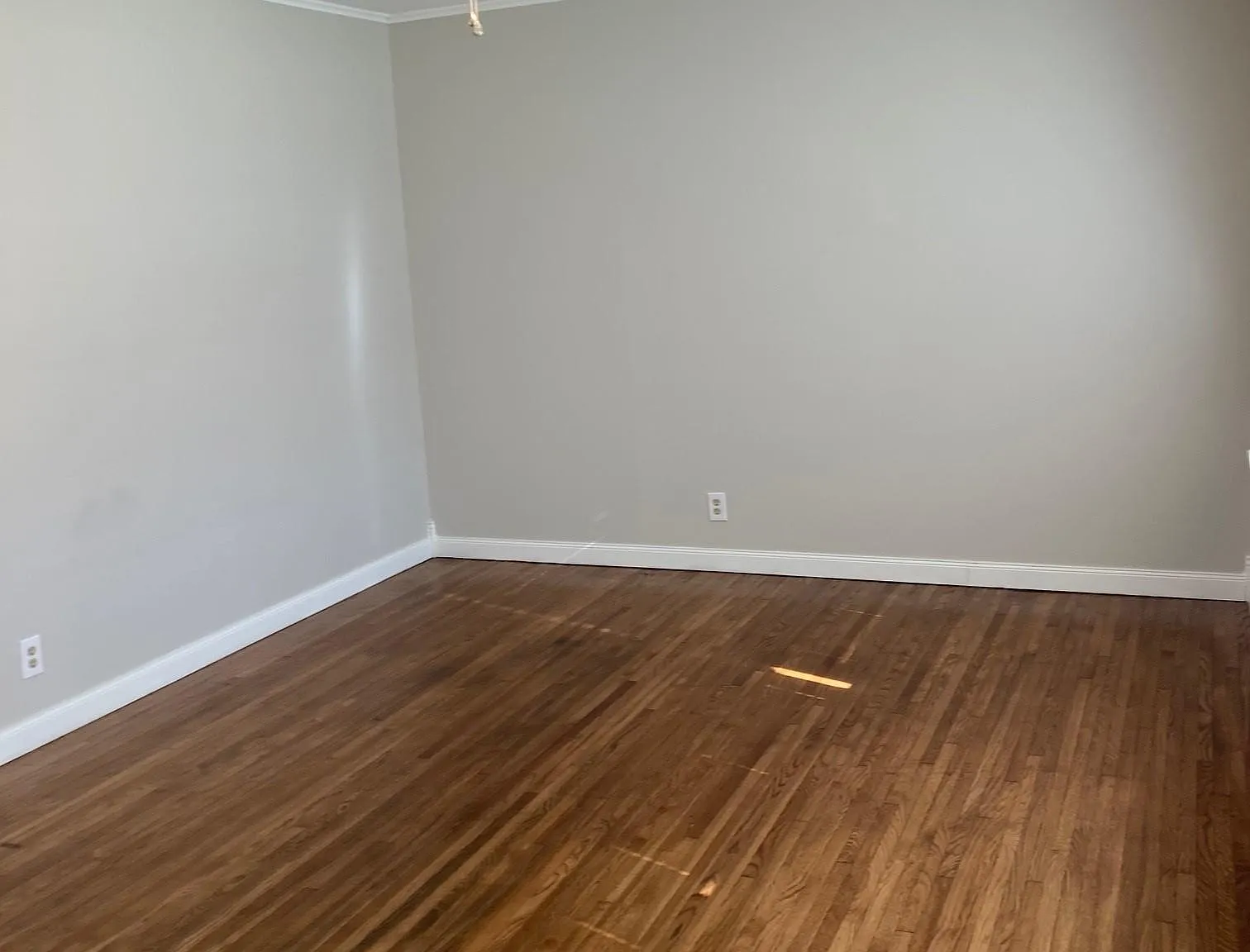3 bed, 1002 sqft, $1,275 — Photo 2