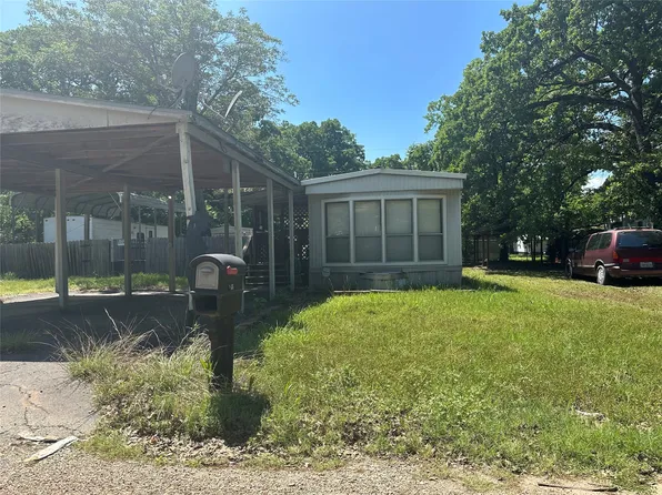 135 Oxbow St, Gun Barrel City, TX 75156