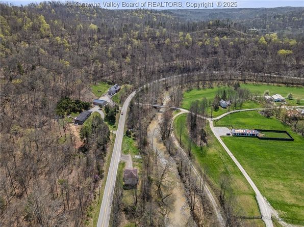 7987 Hurricane Creek Rd, Winfield, WV 25213