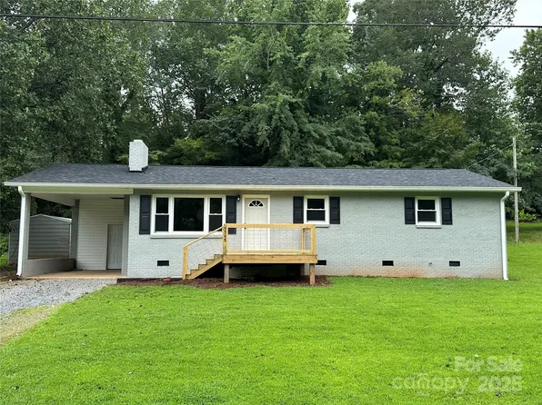 5545 W Pine Hill Ave, Morganton, NC 28655