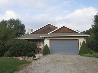 9766 Oakhill Rd, Holly, MI 48442