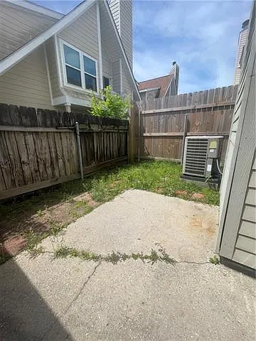 5 Brandon Hall Dr #D — Photo 16