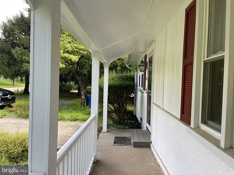 1019 Howellville Rd — Photo 3
