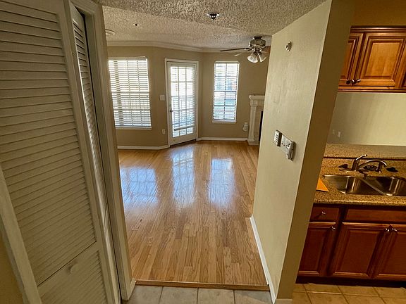 3rd image of 1000 W Horatio St APT 108