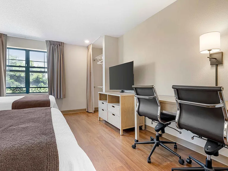 Studio Suite - 2 Queen Beds