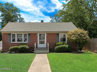 621 Essex Ave, Spring Lake, NJ 07762