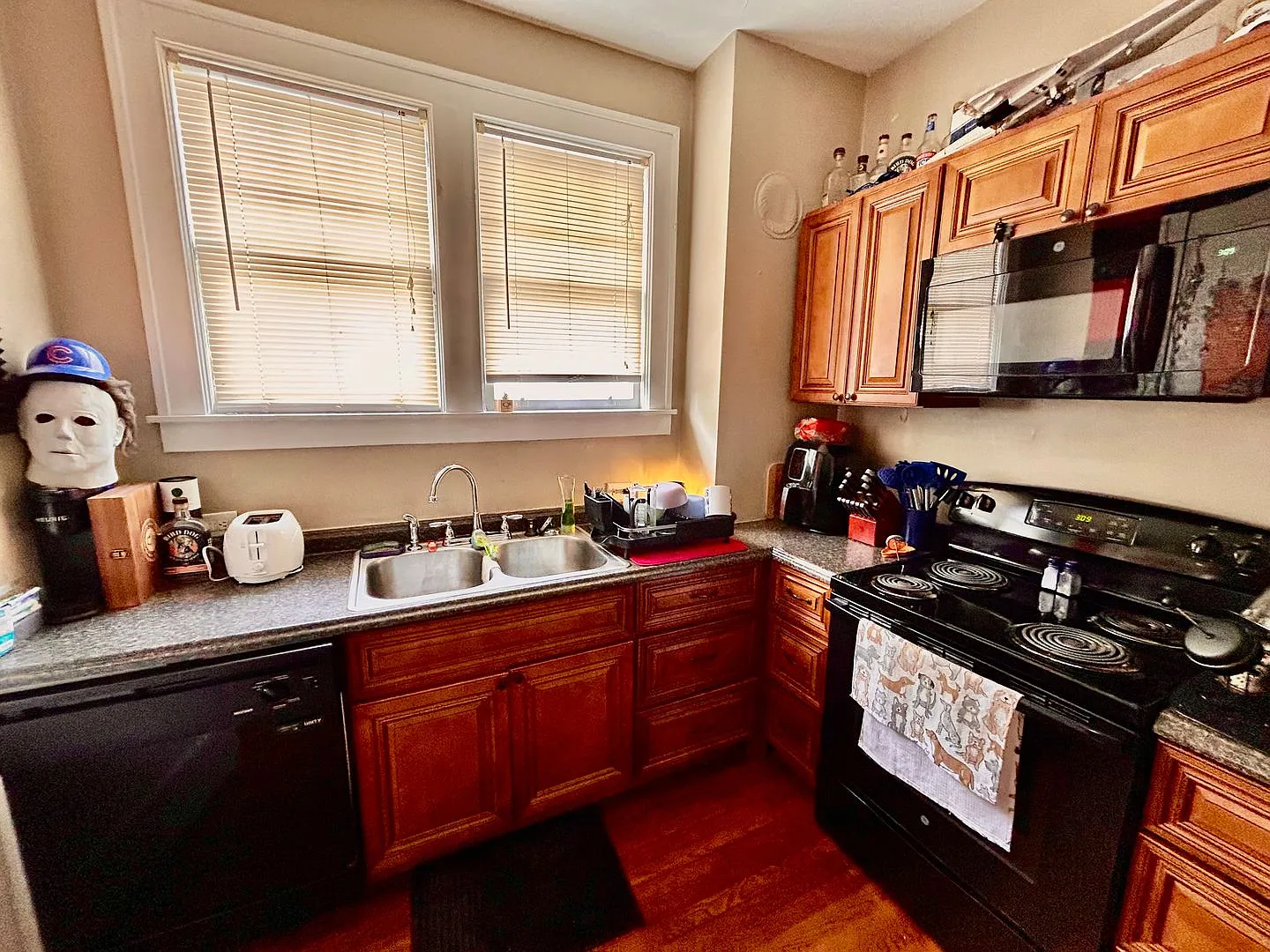 2 Bedroom Ready To Pre-Lease! Pay Electric ONLY! — Photo 2