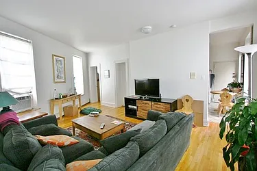 Rented by R New York